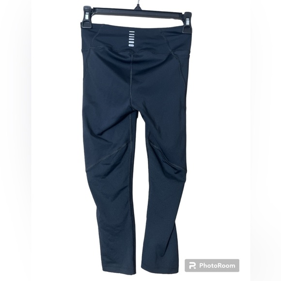Under Armour HEATGEAR Compression Mileage Capri Leggings Black XS Athletic - Picture 1 of 9